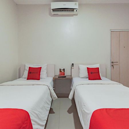 Reddoorz Near Pasar Baru Bandung Ξενοδοχείο Εξωτερικό φωτογραφία
