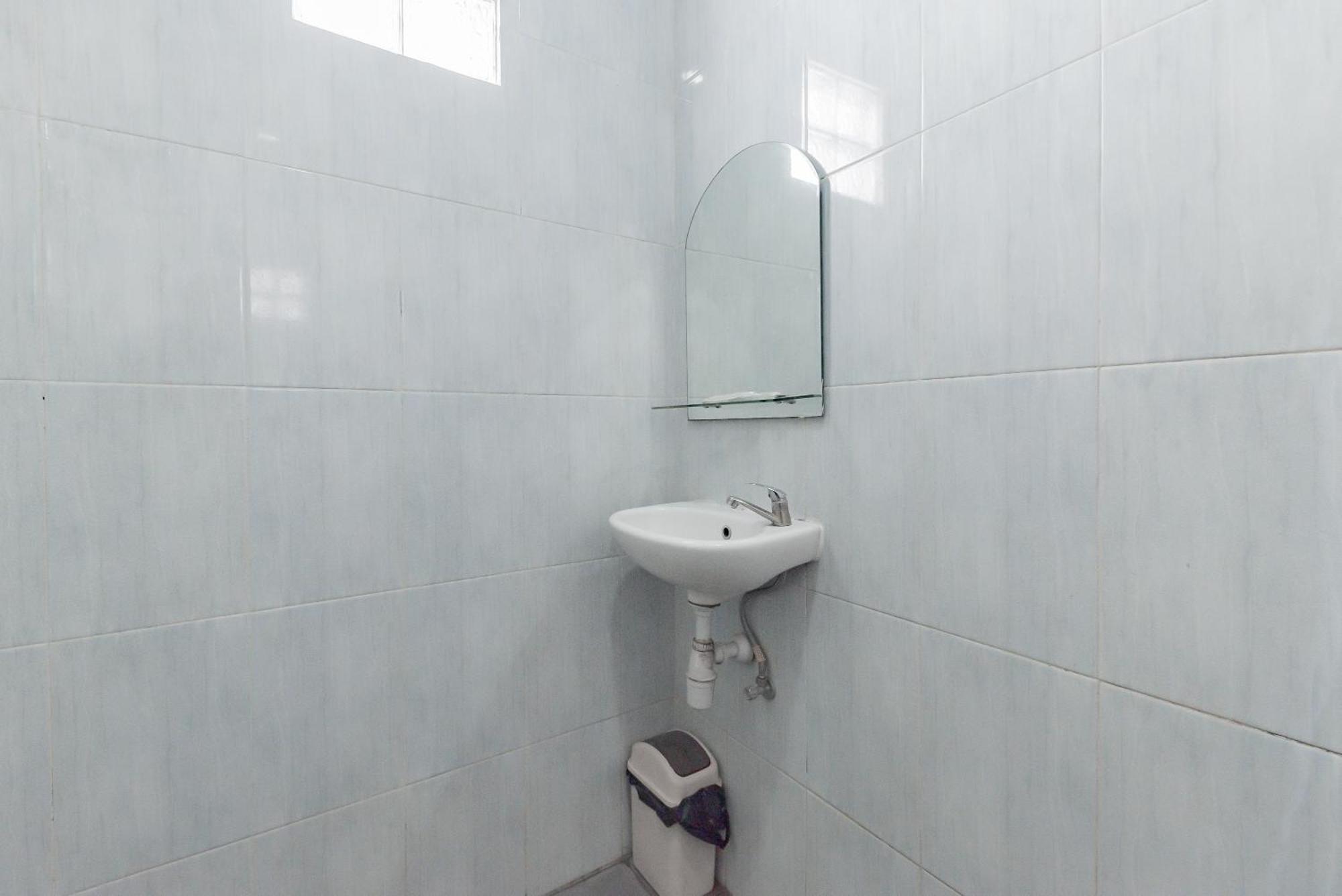 Reddoorz Near Pasar Baru Bandung Ξενοδοχείο Εξωτερικό φωτογραφία