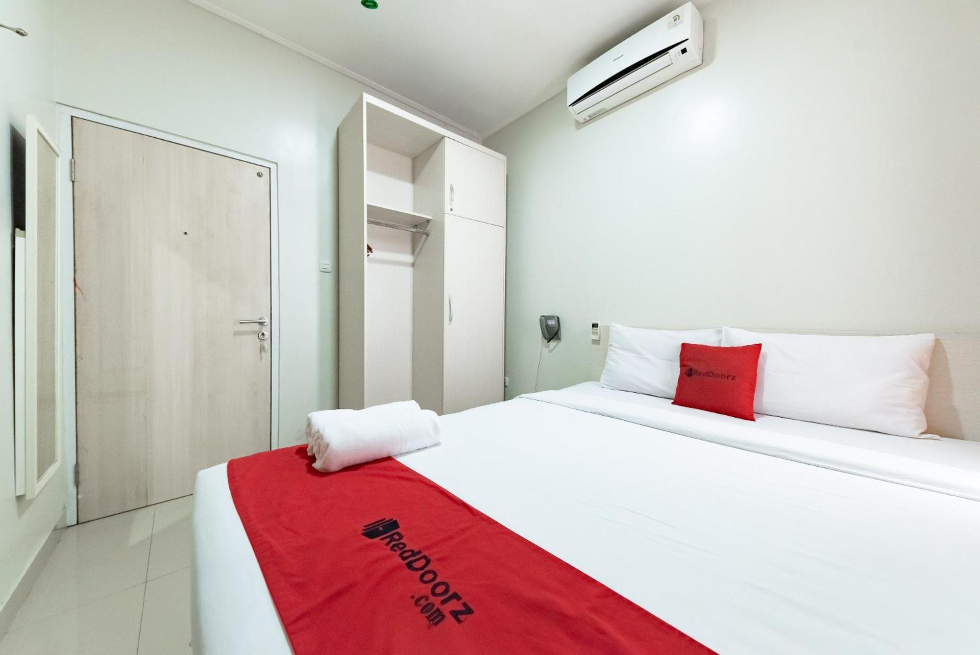Reddoorz Near Pasar Baru Bandung Ξενοδοχείο Εξωτερικό φωτογραφία